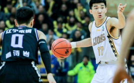 孙铭徽突破集锦季后赛多次单场 助攻